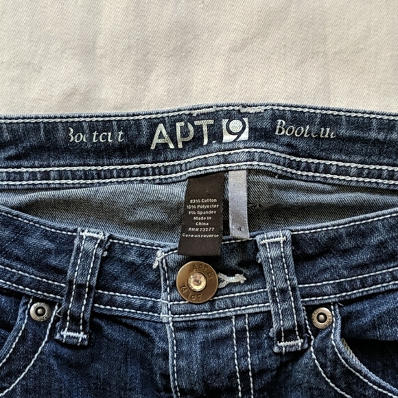 Jeans - Picture 2 of 3